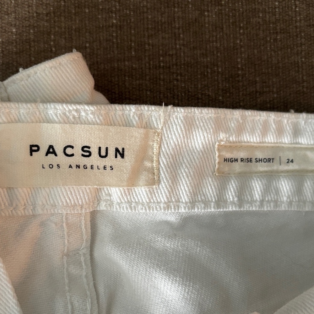 🟨PacSun White Jean Shorts Size 24 Distressed - Picture 3 of 9